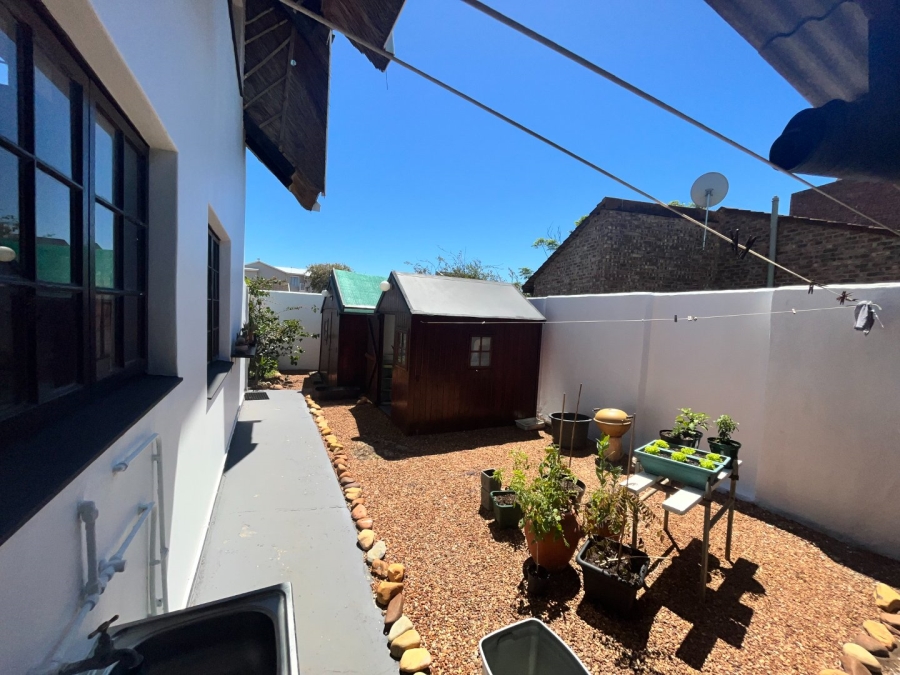 6 Bedroom Property for Sale in Ferreira Town Eastern Cape